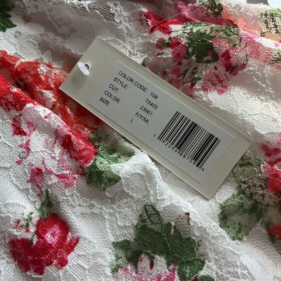 Tash and Sophie square neck floral lace mini dress - Picture 7 of 8